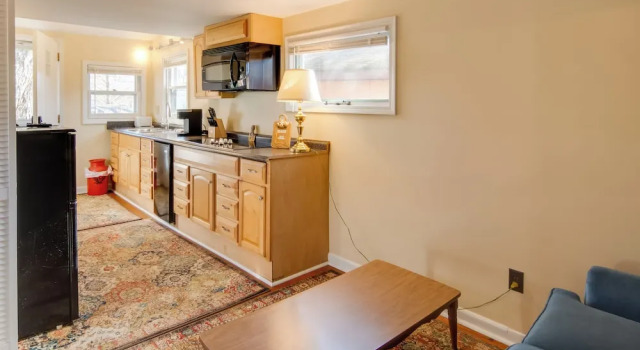 Steps to Chautauqua Lake: Cozy Cottage w/ Patio, Rezervasyon Tatil Evi Chautauqua New York State