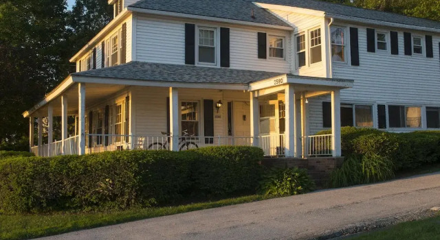 Lake Bomoseen Lodge, Buchen Sie Ferienhaus Bomoseen Vermont