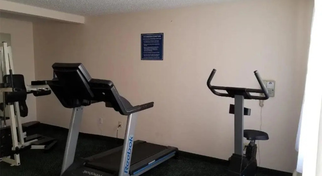 Номер Standard Blue Way Inn & Suites Wichita East