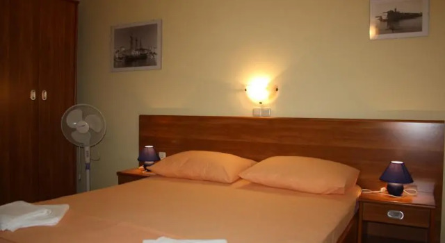 Apartments Villa Olga, Varaa Huoneisto Hotellit Kvarner Islands uima-altaalla, Uima-allas