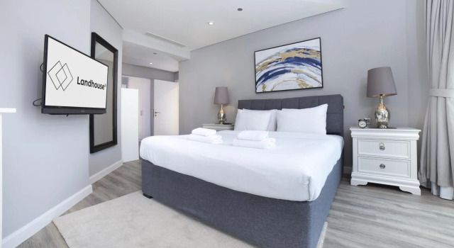 2BR on Palm Jumeirah With Beach and Complimentary Golf, Забронировать Апартаменты/квартира Пальма Джумейра , рядом с Jumeirah Palm Tram Station
