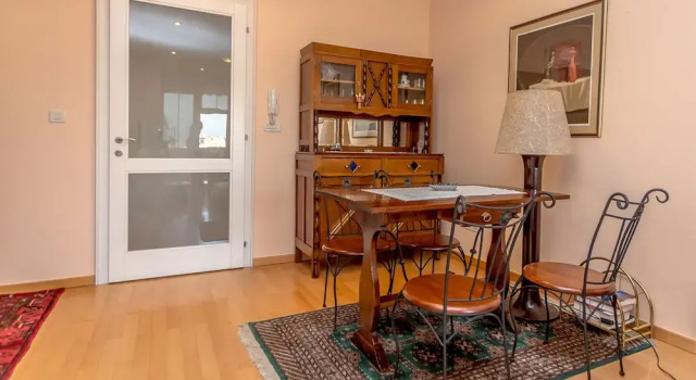 Апартаменты с балконом и с видом на город Art Deco Apartment