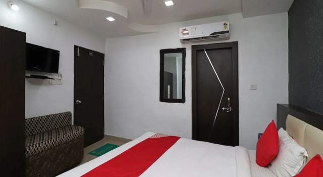 Двухместный номер Standard OYO 11943 Hotel Yugantar Palace