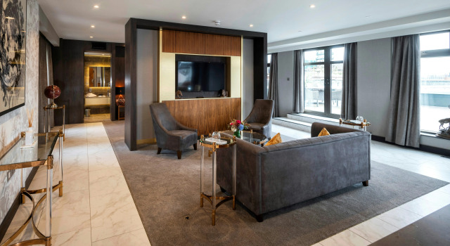 DoubleTree by Hilton Belfast City Ten Square