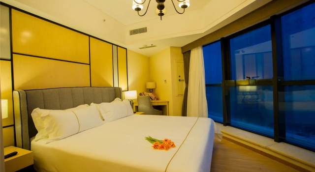 Resplendent Luxury Hotel QingDao Carvinal, Prenota Hotel Hotel a Shandong con parcheggio, Parcheggio