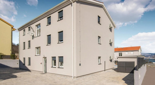 Amazing Apartment in Cizici With Outdoor Swimming Pool, Wifi and 2 Bedrooms, Prenota Appartamento Čižići Isola di Veglia