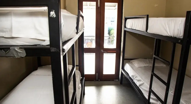 Кровать в общем номере (женский номер) Coolangatta Sands Hostel
