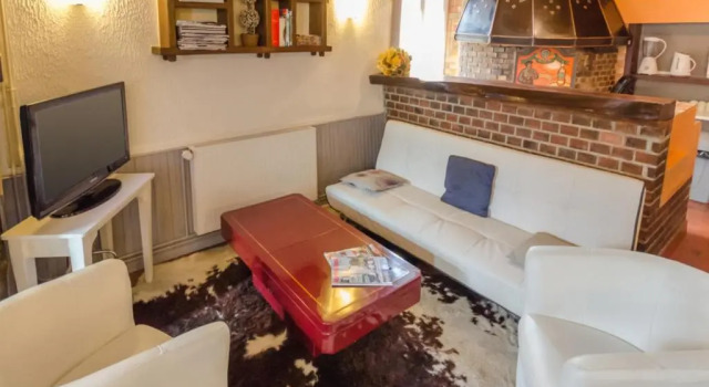 Gîte Saint-Hilaire-sous-Romilly, 4 pièces, 6 personnes - FR-1-543-72, Boek Hotel Hotels in Mesgrigny met parkeren, Parkeren