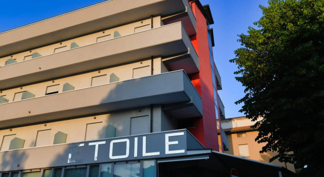 Hotel Etoile, Забронировать Отель Ривабелла Римини, рядом с Аквапарк Arenas Water