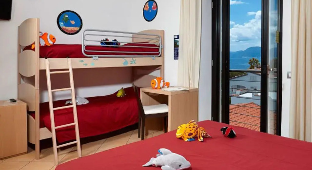 Четырёхместный номер Standard Hotel Cala Luna