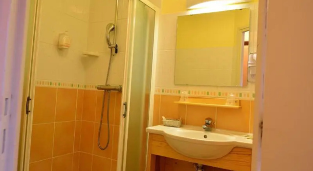 Трёхместный номер Standard Hotel Beausejour
