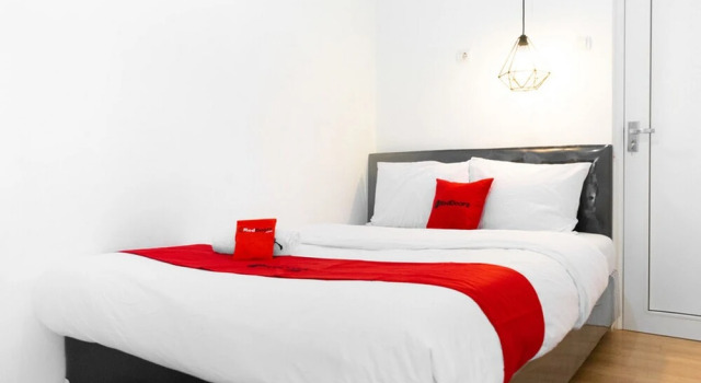 Fybed Guest House by RedDoorz, Réserver Maison d'hôtes Maisons d'hôtes à Semarang, Maison d'hôtes