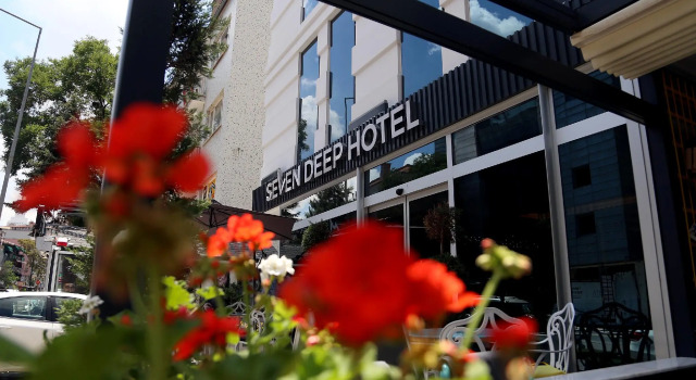 Seven Deep Hotel