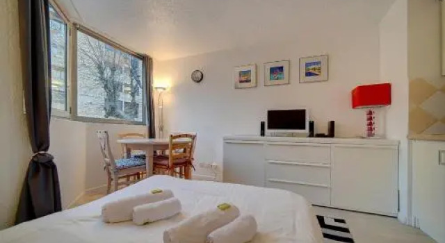 Immogroom - 2 Min From The Beaches - Ac- Swimming Pool -Congressbeaches, Забронировать Апартаменты/квартира Ле Сюке Канны, рядом с Продуктовый рынок Forville Provencal