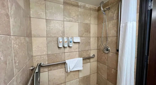 Четырёхместный номер Standard Salt Lake Plaza Hotel at Temple Square