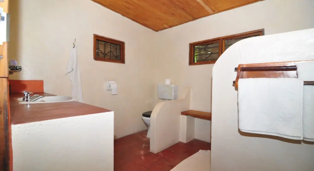 Ngala Beach Lodge, Book Hotel 3-stjernede hoteller i Ngala, 3*