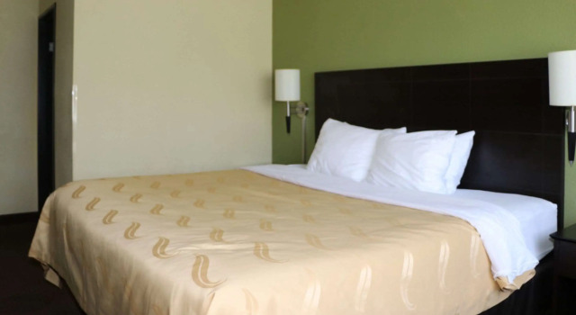 Двухместный номер Standard Quality Inn Evansville Eastland Area