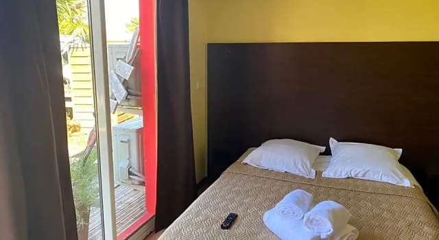 Hôtel LE 28, Забронировать Отель Ла-Тест-де-Бюш Гюжан-Местрас, рядом с Arcachon Golf