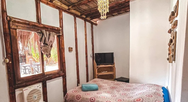 Standardní Dvoulůžkový s manželskou postelí pokoj s balkonem Naif Rustic & Ecologic Lodge