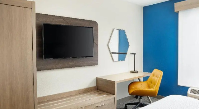 Люкс Standard Holiday Inn Express Hotel & Suites Port St. Lucie West by IHG