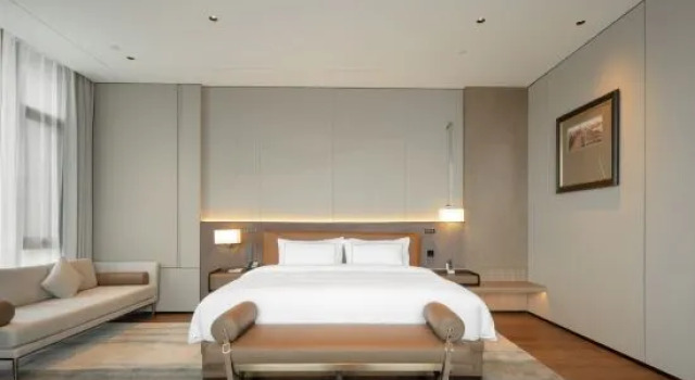 Люкс с видом на реку Huhua Grand Hotel