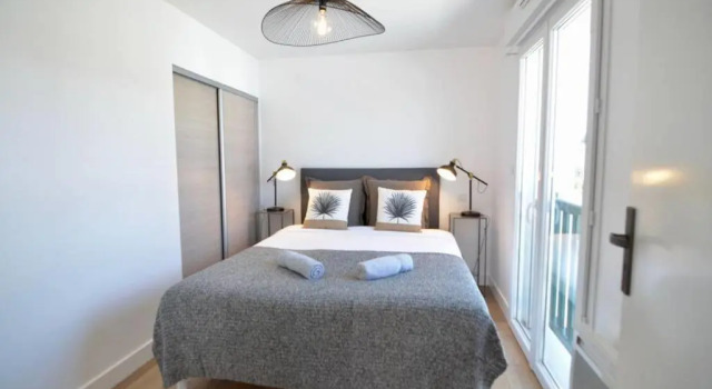 Апартаменты Coco Elaura Charming Duplex Apartment - 2 bedrooms - City center - WIFI