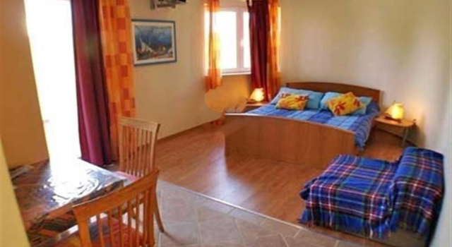 Studio apartment Niko - with pool : A5 Jelsa, Island Hvar, Забронировать Апартаменты/квартира Отели Врбоска с парковкой, рядом с Частный Пляж «Виллы Эмма», Парковка