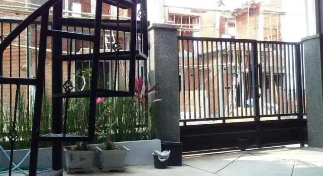 Full House 2 Bedroom at Citra Homestay, Book Hotel Hotels in Batu with Parking, near Batu Night Spectacular, Parking