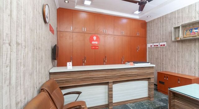 OYO 13006 Arumbakkam Inn, Varaa Hotelli Chennai Tamil Nadu