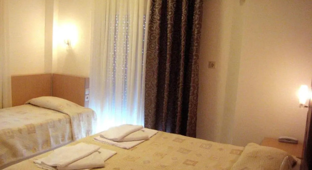 Трёхместный номер Standard Hotel Avra