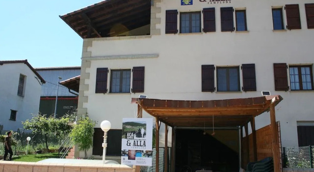 Alojamientos Acá y Allá, Reserva ahora Albergue Esteribar 