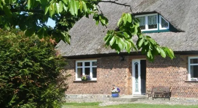 Urlaub unter Reet, Забронировать Отель Берген-на-Рюгене земля Мекленбург-Передняя Померания