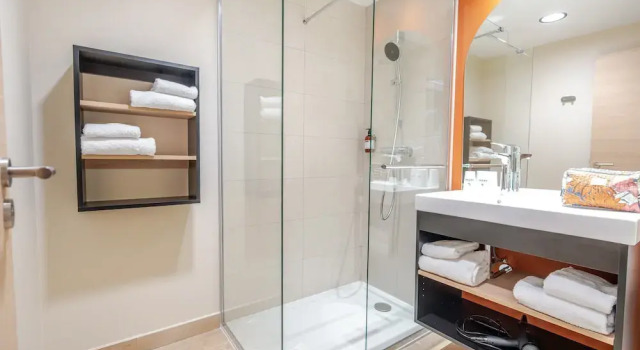 Номер Standard Hôtel AKENA Chalons-en-Champagne
