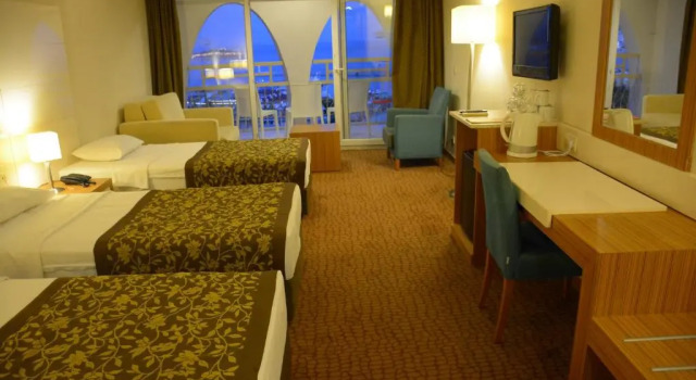 Трёхместный номер Standard с видом на море Goldenday Wings Hotel