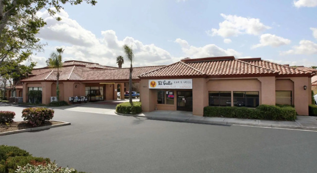 Номер Standard Days Inn by Wyndham Fontana / Rialto