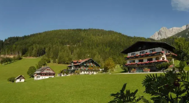 Pension Wildschütz, Varaa Hotelli Hotellit Steiermark pysäköinnillä, Pysäköinti