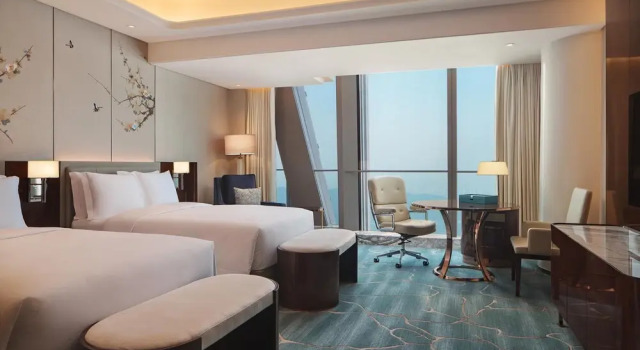 Четырёхместный номер Standard с видом на горы Na Lotus Hotel, a Luxury Collection Hotel, Nanning