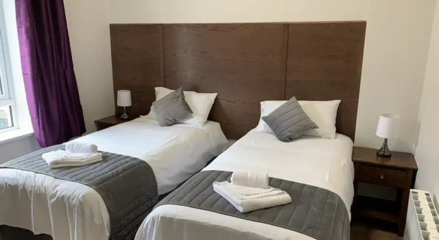 Loughrea Lodge, Prenota Hotel Loughrea 