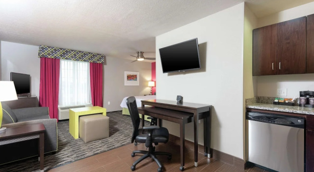 Двухместный люкс студия Homewood Suites by Hilton Columbus/Polaris
