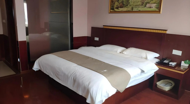 GreenTree Inn Shanghai Fengxian Xidu Business Hotel, Varaa Hotelli Xidu Shanghai