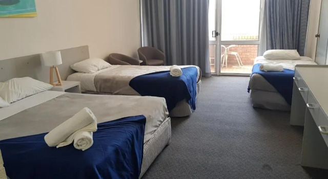 Семейный номер Standard с балконом Seabreeze Beach Hotel