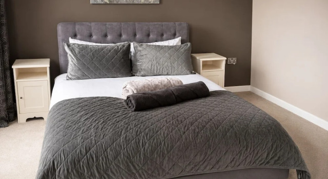 House Sleeps 12 With Wifi, Book Feriehus Bristol Merseyside