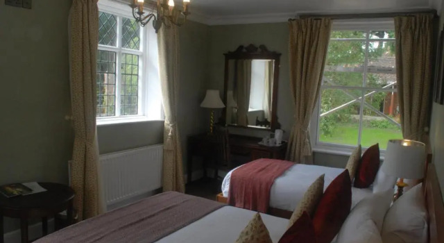 The Radnorshire Arms Hotel, Забронировать Отель Отели Сноудония с парковкой, Парковка