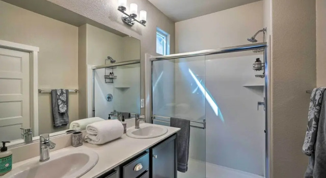 Апартаменты Pet-friendly Elk Grove Retreat w/ Balcony!
