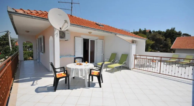 Студия с балконом Apartments Miranda