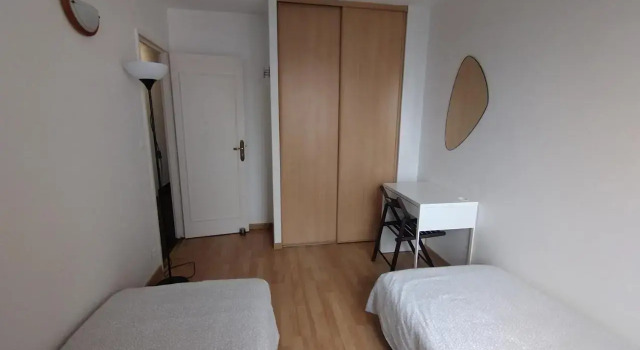 5 mn (450 m) walk Metro/La Defense/3BR/8Pers