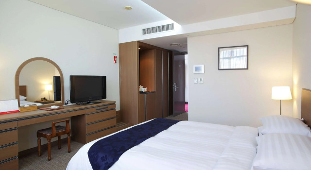 Ramada Dongtan, Book Hotel Hoteller i Dongtan med parkering, Parkering