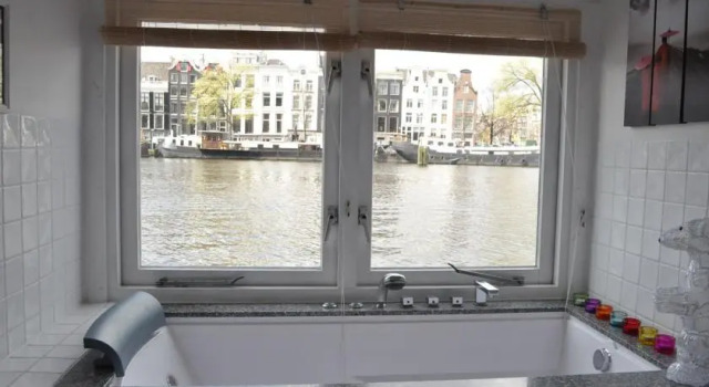 Rent A Houseboat, Забронировать Отель Амстердам Норд, рядом с Музей фотографии FOAM