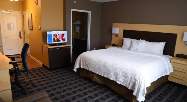 Студия TownePlace Suites by Marriott Lawrence Downtown