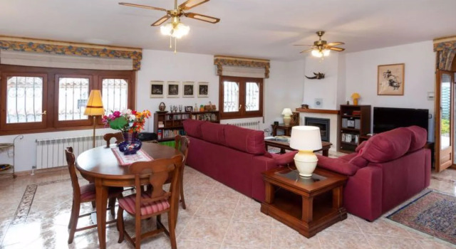 Rustical Mont Roig 23301, Varaa Hotelli Hotellit Tarragonès uima-altaalla, Uima-allas